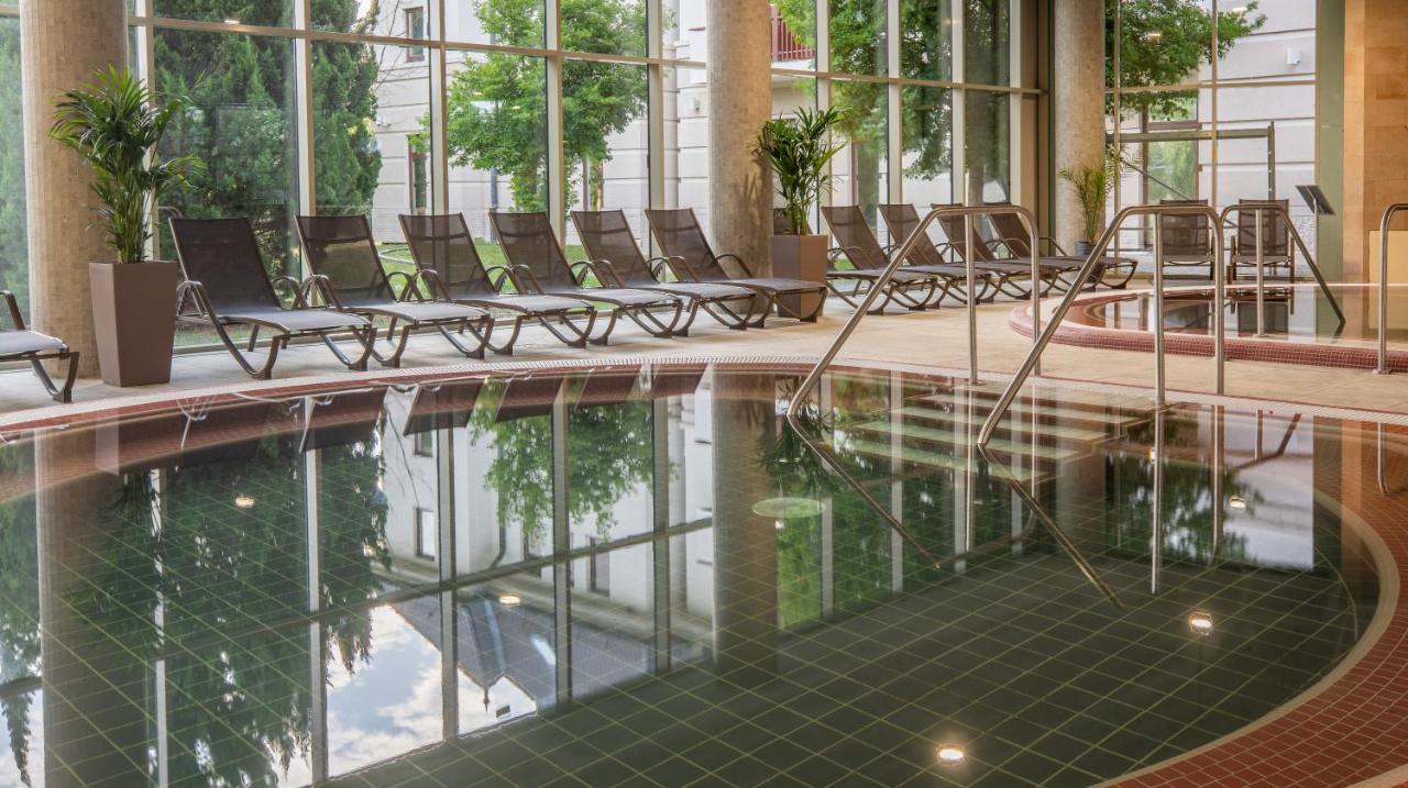 Greenfield Hotel Golf & Spa Buk Ngoại thất bức ảnh