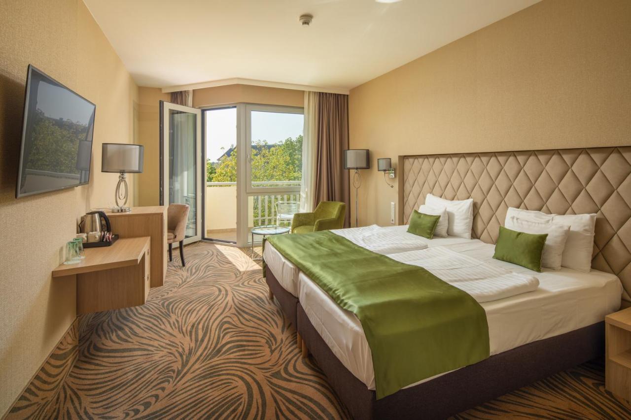 Greenfield Hotel Golf & Spa Buk Ngoại thất bức ảnh