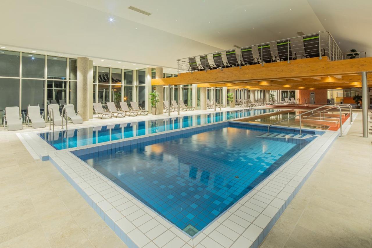 Greenfield Hotel Golf & Spa Buk Ngoại thất bức ảnh