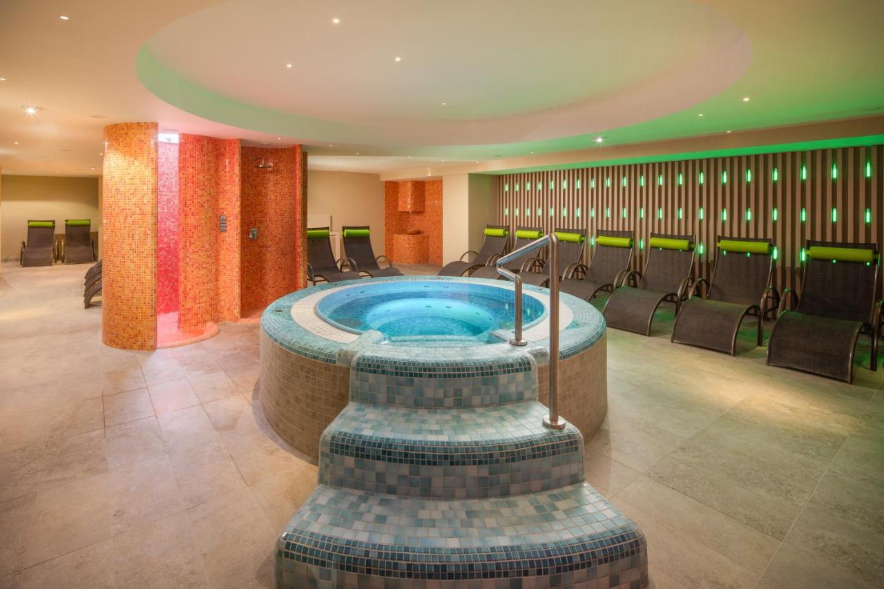 Greenfield Hotel Golf & Spa Buk Ngoại thất bức ảnh