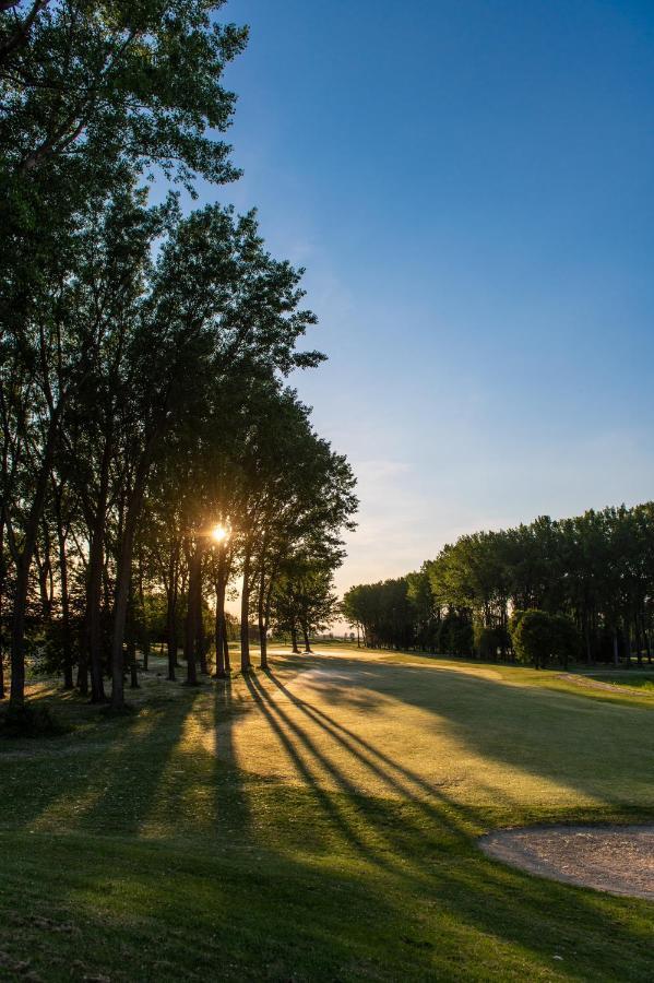 Greenfield Hotel Golf & Spa Buk Ngoại thất bức ảnh