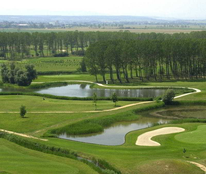 Greenfield Hotel Golf & Spa Buk Ngoại thất bức ảnh