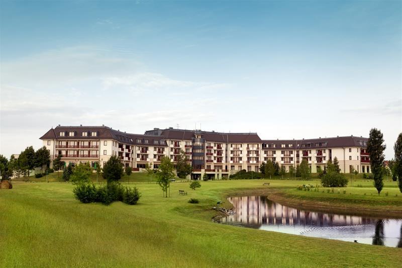 Greenfield Hotel Golf & Spa Buk Ngoại thất bức ảnh