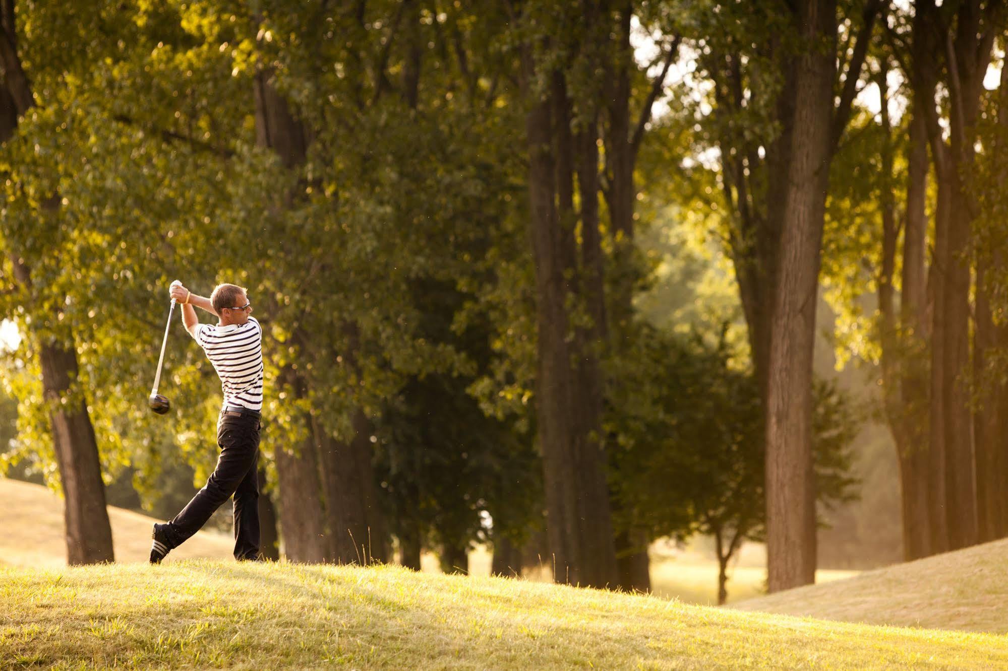 Greenfield Hotel Golf & Spa Buk Ngoại thất bức ảnh