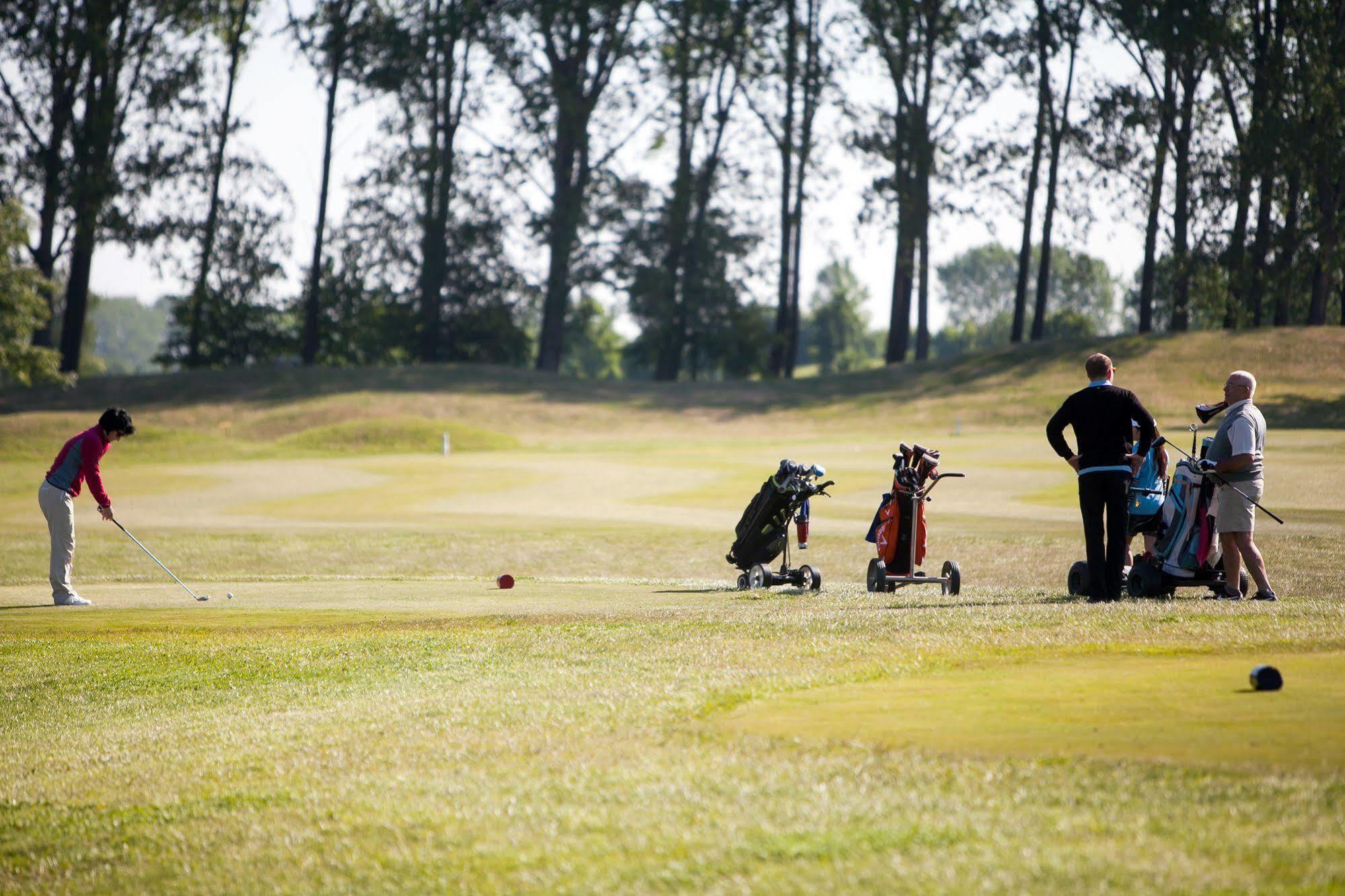 Greenfield Hotel Golf & Spa Buk Ngoại thất bức ảnh